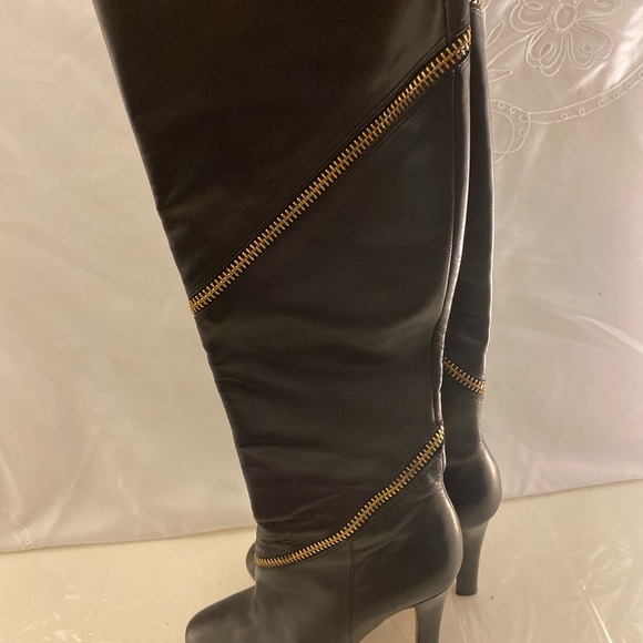 Diane Von Furstenberg Black Leather Zipper
Wraparound Tall Heeled Boots~Size 6 - Picture 4 of 13
